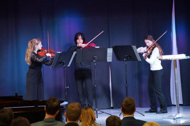 Trio Mabela: Maria Kucharko, Benedikt Mittermayer, Laura Mörtl
