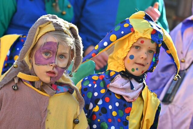 Traditioneller Fetzenzug in Ebensee – auch die Kids waren mit dabei. | Foto: Wolfgang Spitzbart