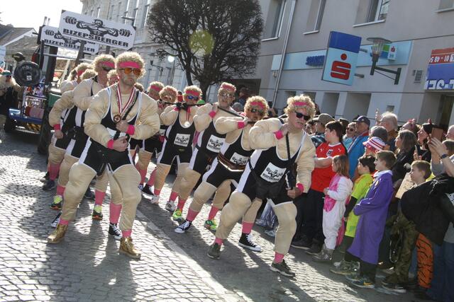 Die Bizepsberger zeigten klar, wie stark die Bisamberger sind. | Foto: Lawugger