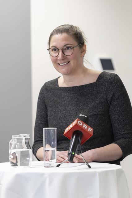 Sie will zeigen, dass man sowohl Mutter, als auch eine Frau in einer Führungsposition sein kann: Tina Kopinits. | Foto: Stadt Graz