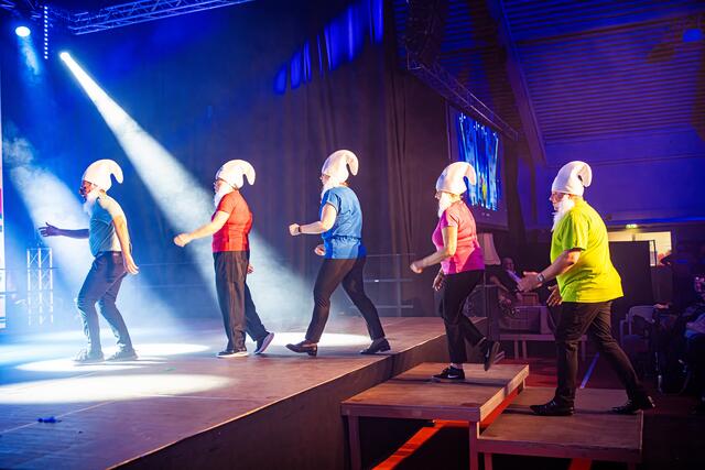 Wichtel einmarschiert zuletzt Gernot Scheucher, Michaela Deutsch, Barbara Ranftl, Sonja Puff, Thomas Karl | Foto: Herbert Fauster