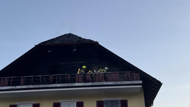Mit dem Einsatzstichwort „Balkonbrand“ war die Freiwillige Feuerwehr (FF) St. Michael im Lungau am frühen Mittwochmorgen, 5. März, um 5:20 Uhr in den Marktbereich alarmiert worden.  | Foto: BSBÖ OVI Keidel Thomas