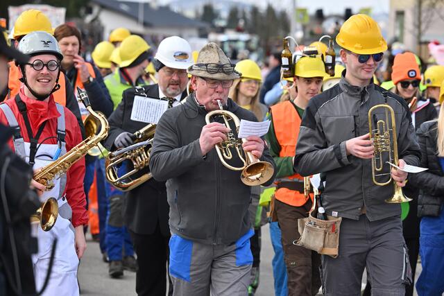 Faschingsumzug in Gschwandt. | Foto: Wolfgang Spitzbart