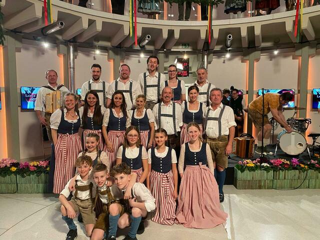 Die Vaolkstanz- und Schuhplattlergruppe aus Wagrain. | Foto: Volkstanzgruppe Wagrain
