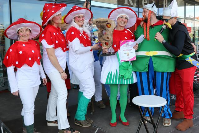 Platz 1 und der Wanderpokal gingen an die (völlig ungiftigen) Schwammerl der Apotheke Stainz | Foto: Gerhard Langmann