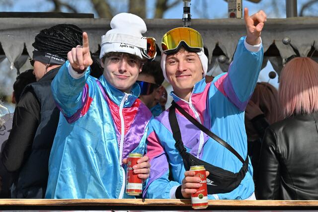 Top-Stimmung beim Faschingsumzug in Gschwandt. | Foto: Wolfgang Spitzbart