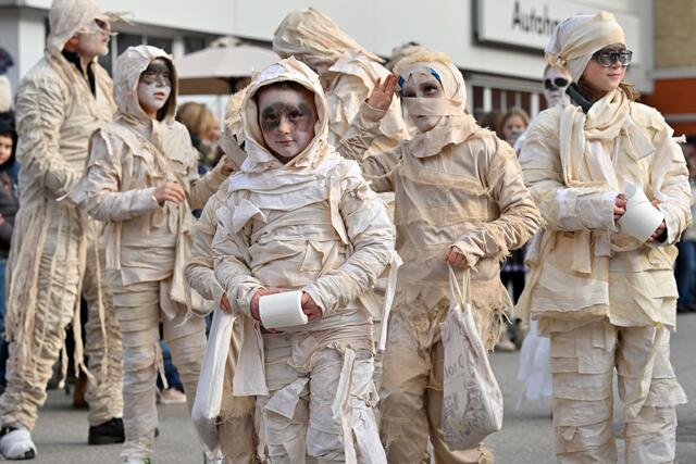 Mumien beim Kinderfasching in Ebensee. | Foto: Wolfgang Spitzbart