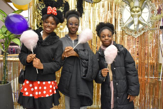 Lachende Gesichter und gute Laune beim Faschingsfest im Sillpark.  | Foto: MeinBezirk