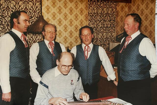 Legendär auch sein Mitwirken beim Schardenberger Viergesang. | Foto: Archiv Gruber/Pfeil
