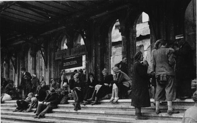 Das Museum bittet darum, private Fotografien, Bilder, Plakate, Schilder oder Dokumente leihweise für die Ausstellung zur Verfügung zu stellen. | Foto: BM15