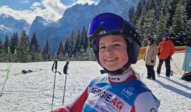 Sophie Schartlmüller, Sportunion Königswiesen, holte sich vier Medaillen bei den U 16 Ski-Landesmeisterschaften in Gosau.  | Foto: Schartlmüller