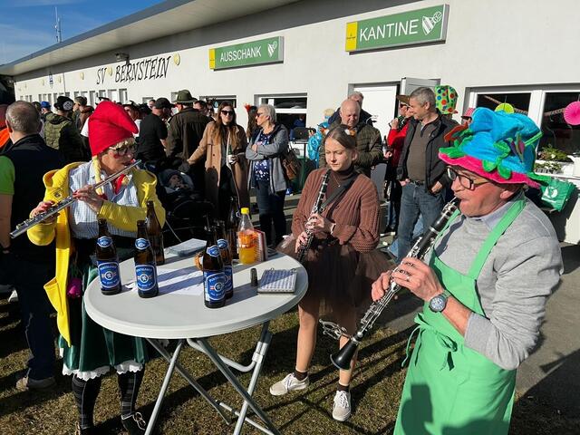 Foto: MV Edelserpentin Bernstein