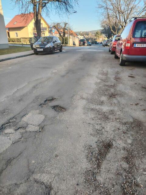 Auch die Meister-Friedrich-Straße in der Perau ist eine "Rumpelpiste". | Foto: MeinBezirk.at