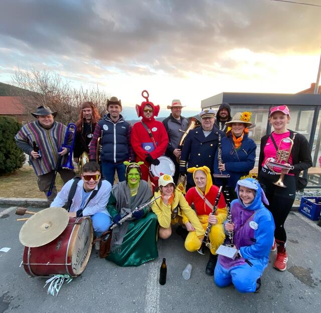 Der Musikverein Bernstein war in Redlschlag und Bernstein unterwegs. | Foto: MV Edelserpentin Bernstein