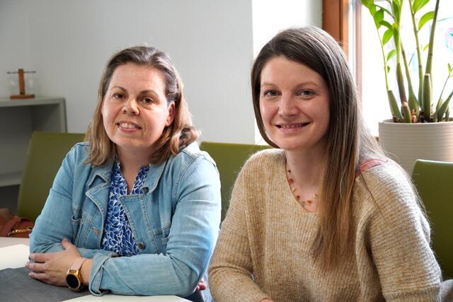 Krisztina Szantai und Verena Präauer sind psychosoziale Beraterinnen im Innergebirg. Sie helfen durch schwierige Zeiten. | Foto: Nicole Hettegger