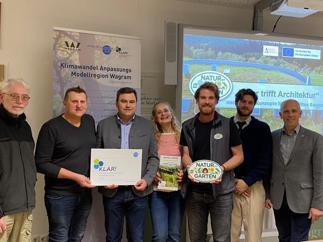 Umwelt-Gemeinderat Reinhard Skolek, geschäftsführender Gemeinderat Josef Mitterhofer, Stefan Czamutzian und Renate Holzmayer – KLAR! Wagram, Felix Hagen „Natur im Garten“-Berater, Thomas Schicho – Maschinenring NÖ und Bürgermeister Hannes Zimmermann. | Foto: Region Wagram