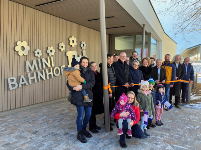 Bei derEröffnung der neuen Kleinstkinder-Tagesbetreuungseinrichtung "Mini-Bahnhof". | Foto: Stadtgemeinde Waidhofen/Thaya