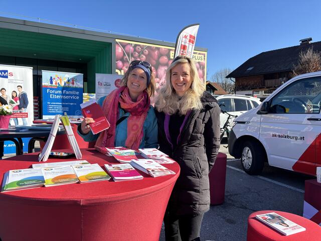 Barbara Tröster und Sarah Feiersinger-Epple vom von der Frauenberatung Tennengau und Frau &amp; Arbeit Tennengau.  | Foto: Fabienne Gruber