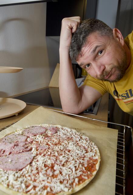 Der Selbstversuch. Pizza ohne Salami, Gulasch ohne Fleisch, Hamburger ohne Burger... das wird eine spannende Zeit. | Foto: Santrucek