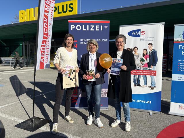 Stephanie Posch, Monika Nadarevic und Corona Rettenbacher organisierten die gemeinsame Veranstaltung am Donnerstag.  | Foto: Fabienne Gruber