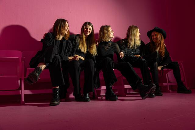 HEY SIS veröffentlicht ihre neue Single “Bad Habit”.
 | Foto: Samir Guenaoui