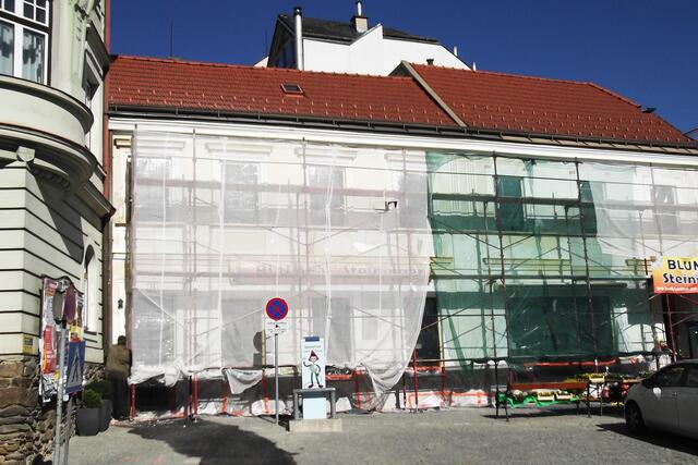 Damals-Foto: 2018 wurde die Fassade des Blumengeschäfts in der Landstraße wieder auf Hochglanz gebracht. | Foto: B. Hofmann