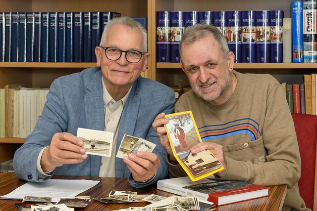 Gottfried Kneifel (links) und Wolgang Simlinger freuen sich auf viele Winterfotos. Geplant ist eine Ausstellung im Ennser Museum Lauriacum. | Foto: museumverein