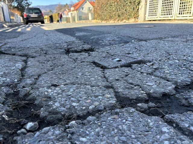 Die Siedlerstraße in Lind hatte bestimmt schon bessere Zeiten. | Foto: MeinBezirk.at