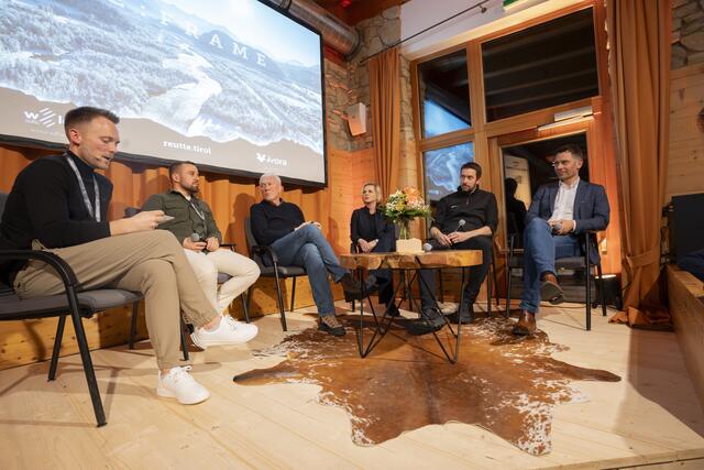 v.l.n.r.: Moderator Fabian Jenewein, Lukas Wörle, Hans-Peter Stauber, Irene Bader, Nic Brandenberger und Sebastian Freier. | Foto: © Burnz Craft Film