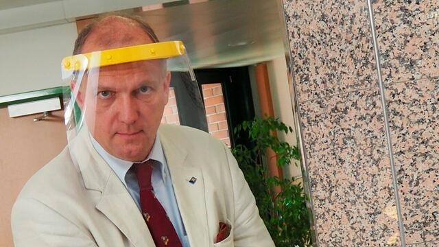 Bezirkshauptmann Philipp Enzinger: Ein Bild aus Pandemiezeiten. | Foto: BH Mödling