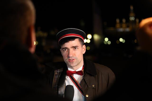 Martin Sellner beim Eintreffen zum Ball am Freitagabend. | Foto: TOBIAS STEINMAURER / APA / picturedesk.com