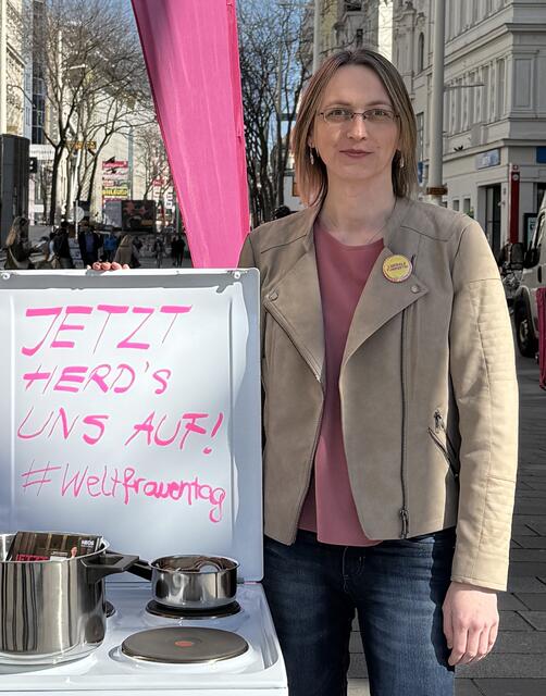 Martina Bednár, NEOS Hainburg, sagt: "Echte Wahlfreiheit für Frauen gibt es nur mit verlässlichen Betreuungsgarantien." | Foto: NEOS 