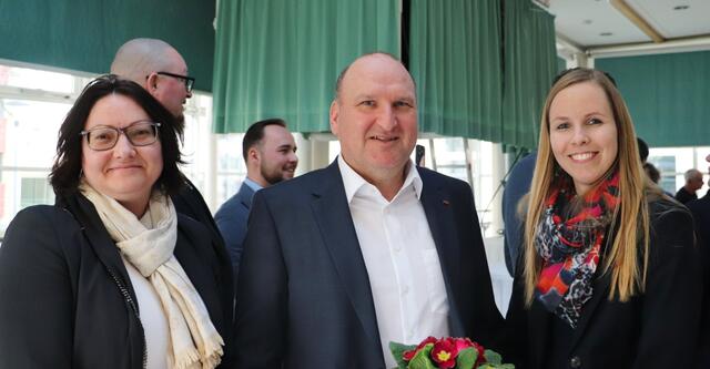 Sigrid Leitner/Zeta Lieboch, Christian Haidic/Roto Frank Kalsdorf und Celina Gößler/Fresenius Puntigam sind einige der Betriebe, die PTS-Schülern die Chance geben, bei Schnuppertagen Unternehmen und Lehrberufe kennenzulernen. Aber auch die Lehrlingsausbilder schauen sich die Schüler beim Schnuppern genau an. Zeigen die Schüler Interesse, sind sie motiviert, stellen sie Fragen, passen sie ins Team? Alle drei Betriebe suchen Lehrlinge in unterschiedlichen Lehrberufen. | Foto: Edith Ertl