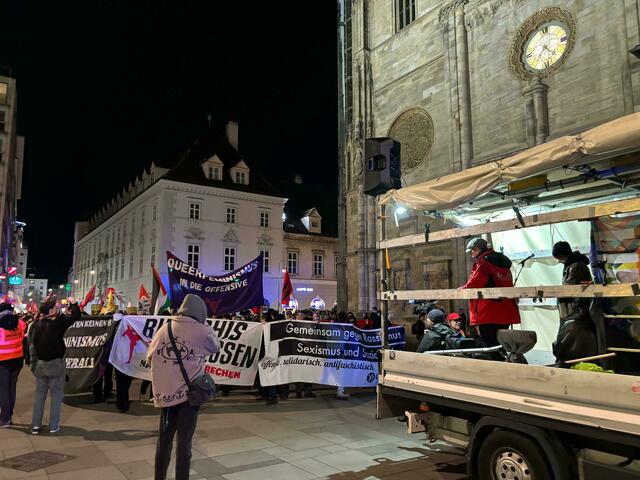 Demozug am Stephansplatz. | Foto: Ronja Reidinger/MeinBezirk