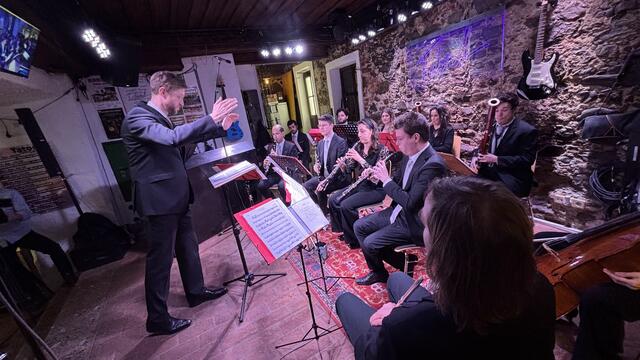Das Mozarteumorchester Salzburg, unter der Leitung des Dirigenten Martin Fuchsberger, begeisterte am 1. März 2025 im Tatort in Tamsweg das Publikum. | Foto: pjw