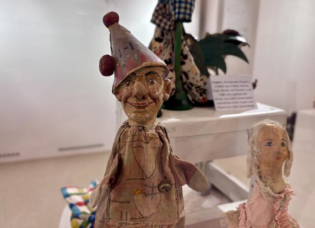 Der Kasperl gehört nicht nur zum Kulturgut, sondern kann auch eine beachtliche Geschichte aufweisen, wie man in der Figurentheater-Ausstellung erleben darf. | Foto: MeinBezirk/Chibici