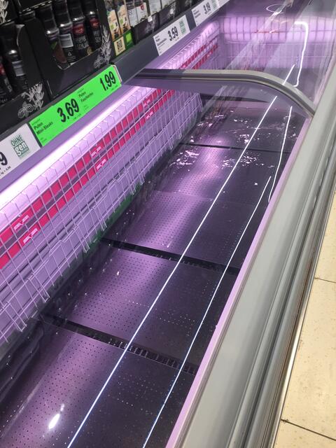 Die Supermarkt-Regale waren leer. | Foto: Marlene Trenker