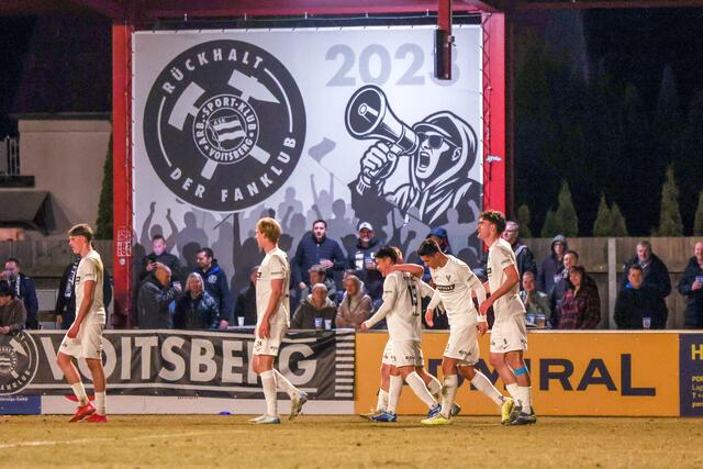 Der Fanklub "Rückhalt" kam gegen Rapid II aus dem Jubeln nicht heraus. | Foto: GEPA-Pictures
