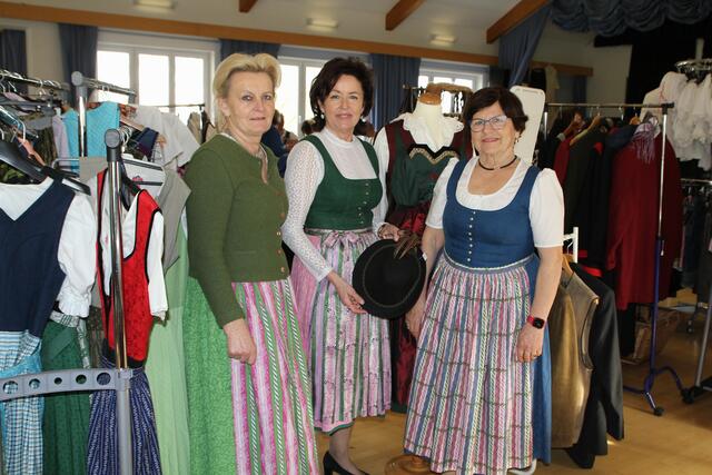 die Frauen der Goldhaubengruppe Alkoven