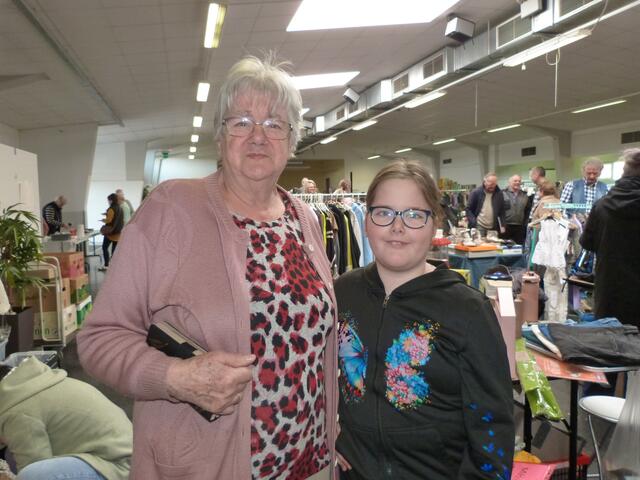 Der Flohmarkt in der Veranstaltungshalle Lackendorf - ein Treffpunkt für alle Generationen.