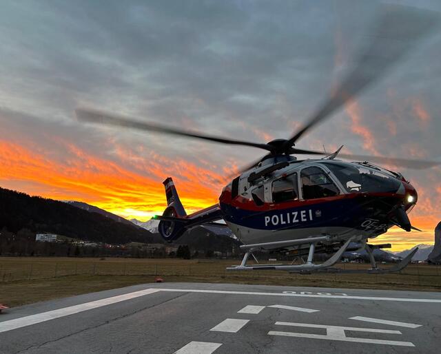 Der verstorbene Tourengeher musste vom Polizeihubschrauber geborgen werden.  | Foto: Archiv/ZOOM-Tirol