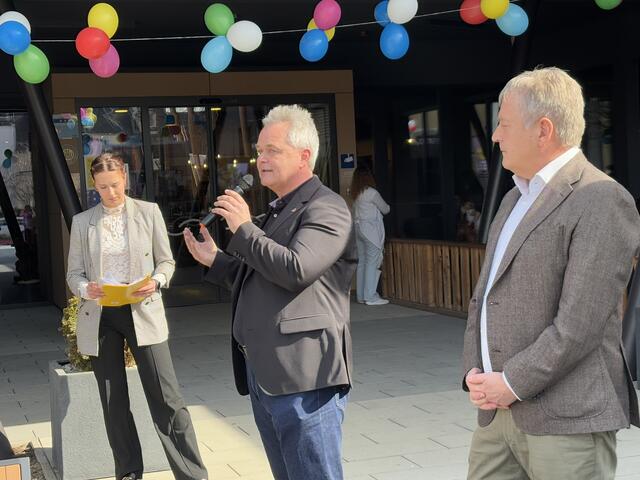 Bürgermeister Ingo Reisinger bedankte sich auch für die gute Zusammenarbeit zwischen dem JUFA Hotel und der Stadt Weiz. | Foto: MeinBezirk/Hofmüller
