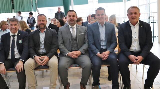 Bgm. Erich Gosch, Bgm. Robert Tulnik, LAbg. Markus Konrad, LR Stefan Hermann und Bgm. Manfred Komericky bei der Eröffnung der PTS Kalsdorf. | Foto: Edith Ertl