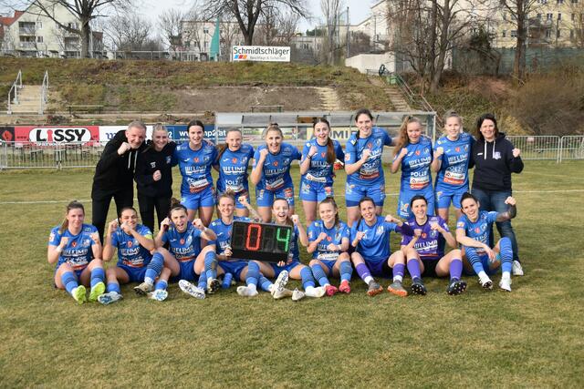 Jubel beim FC Südburgenland: Das hochverdiente 0:4 beim Wiener Sport-Club lässt die Limousine weiterfahren. | Foto: Michael Strini