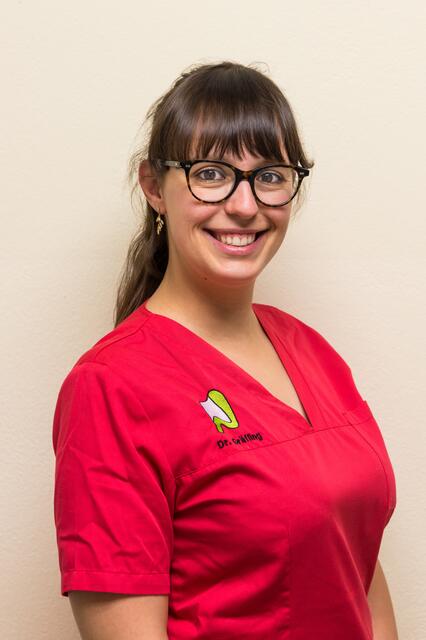 Nina Strutz ist seit 2018 als Zahnärztin tätig und hat eine Praxis in St. Stefan. | Foto: Peta Griffling