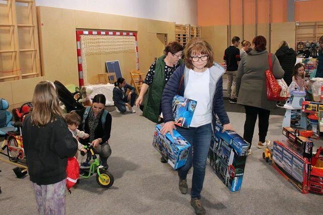 Spielsachen, Sportutensilien, Gewand und noch jede Menge weiterer Angebote | Foto: Cescutti