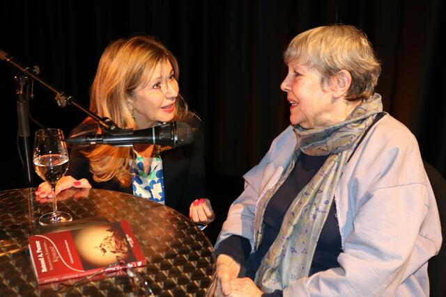 Silvia Sonnleitner mit ihrer Wunschreferentin Rotraud A. Perner | Foto: Gerhard Langmann