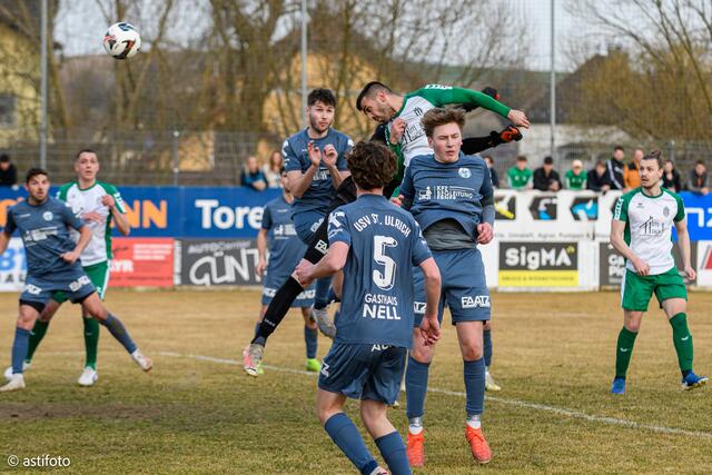 Kopfball durch Acuma zum Sieg