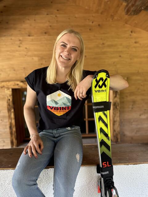 Der Völkl Racetiger und Katharina Truppe. | Foto: Truppe/KK