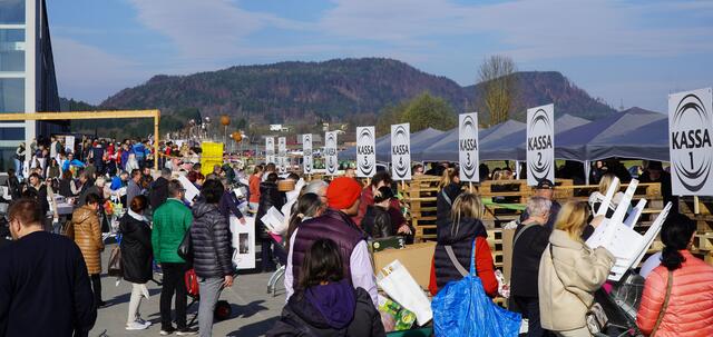 Leuchten im Vintage Stil sowie Strahler für jeglichen Bedarf, runden die Produktpalette von über 4500 Artikeln perfekt ab. | Foto: Globo Lighting